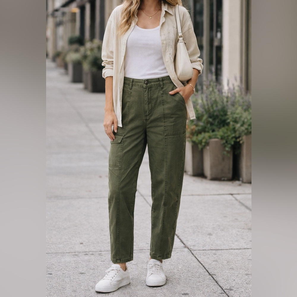 NWT Time and Tru Women’s Olive Green Cargo Utility Pants plus Size 18 Mid Rise